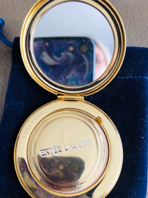 ESTEE LAUDER VINTAGE UNUSED LUCIDITY POWDER COMPACT IN THE ZODIAC LEO SIGN